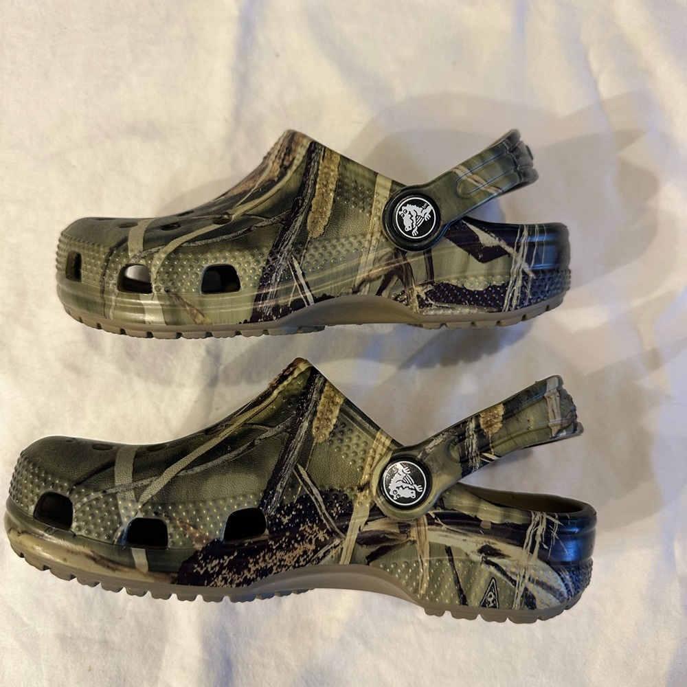 Crocs Kids Camo Slip-On Clogs - Olive Green - Picture 4 of 7